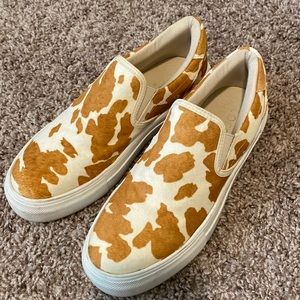 Size 6.5 womens sneakers. Matisse brand